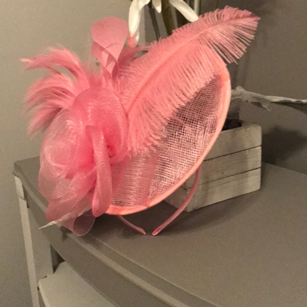 Heather pink fascinator
